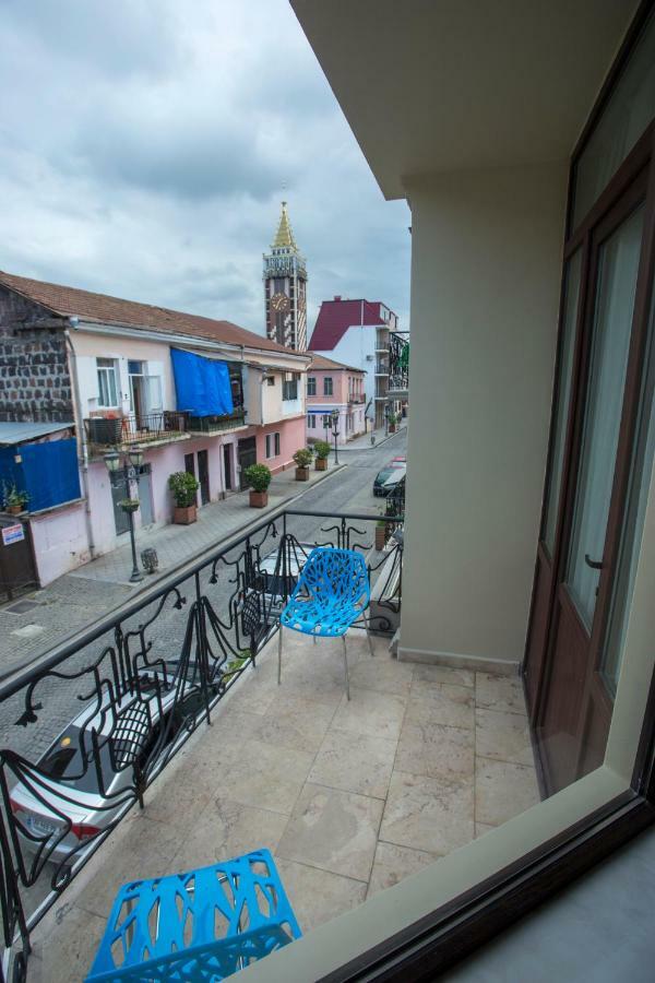 Downtown Hotel Batumi Exteriör bild