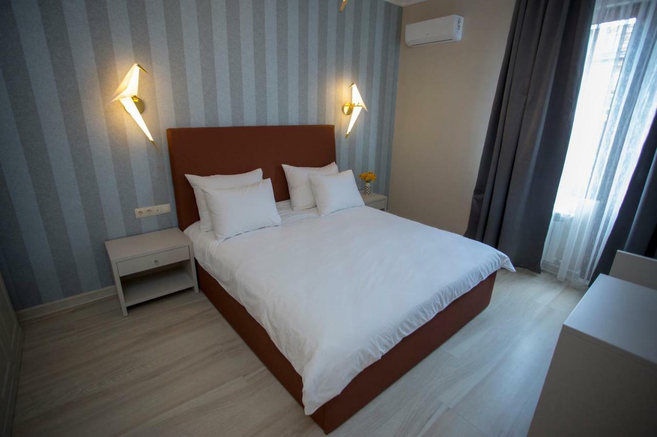 Downtown Hotel Batumi Exteriör bild