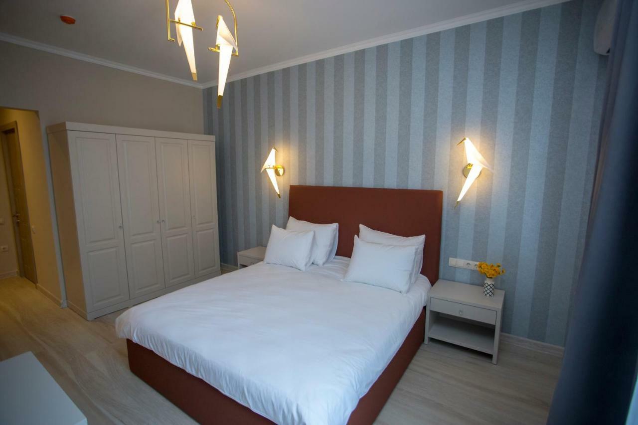 Downtown Hotel Batumi Exteriör bild